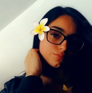 Meet your Posher, Adyelis